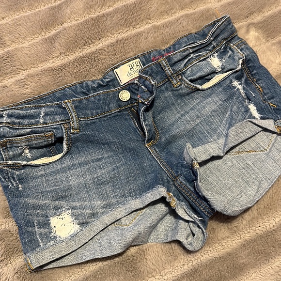 Garage Jean Shorts - Picture 5 of 5